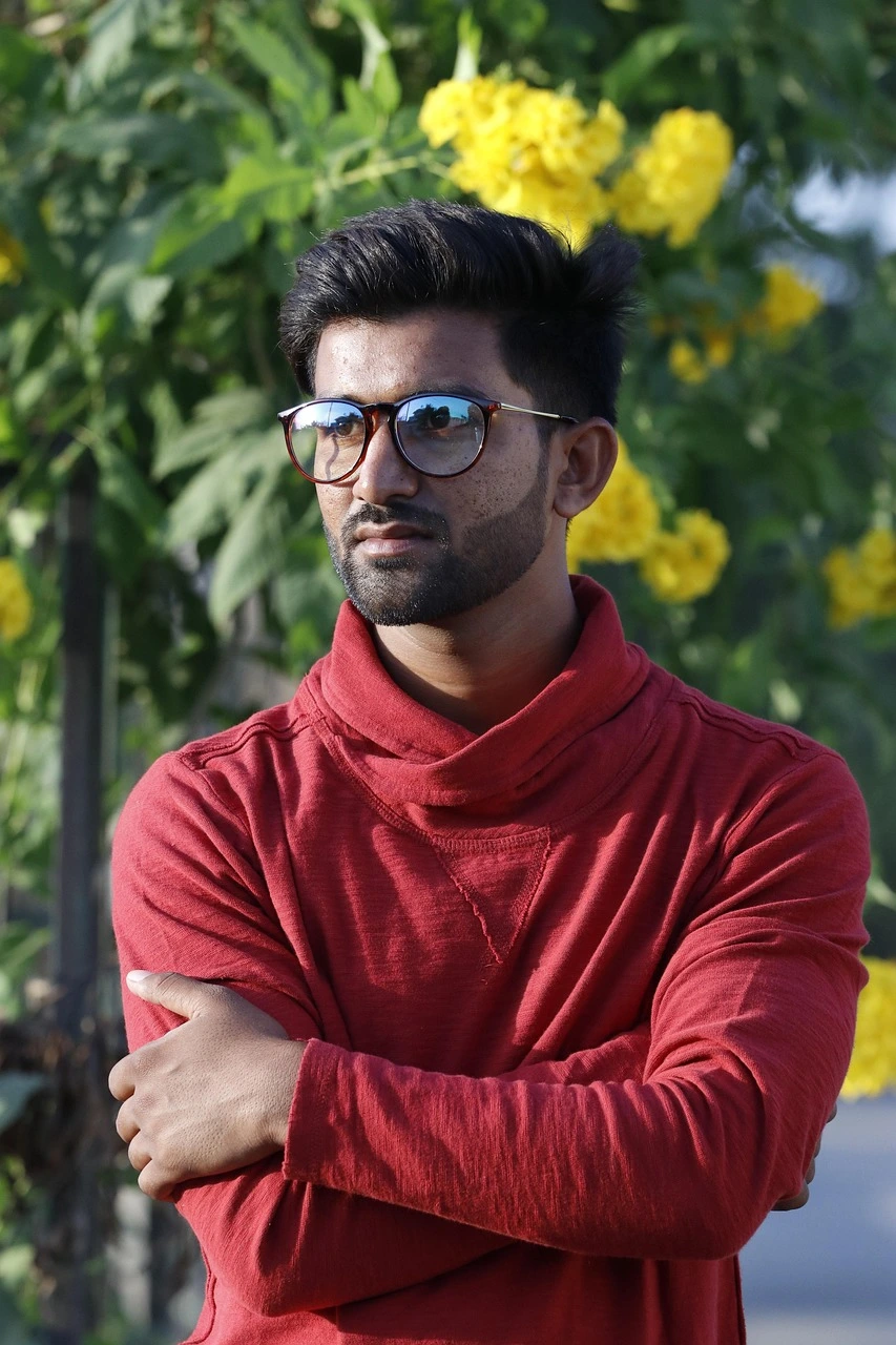 digital marketing strategist and graphic designer